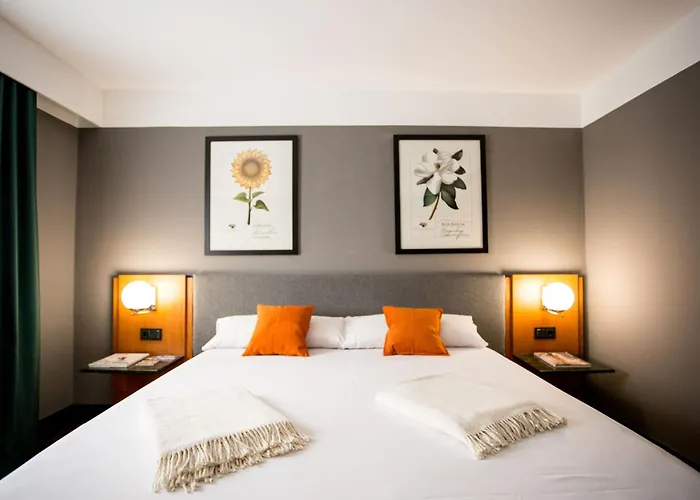 Malcom And BarretAlbergo